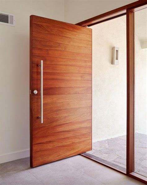 porta pivotante madeira - casinha de madeira infantil